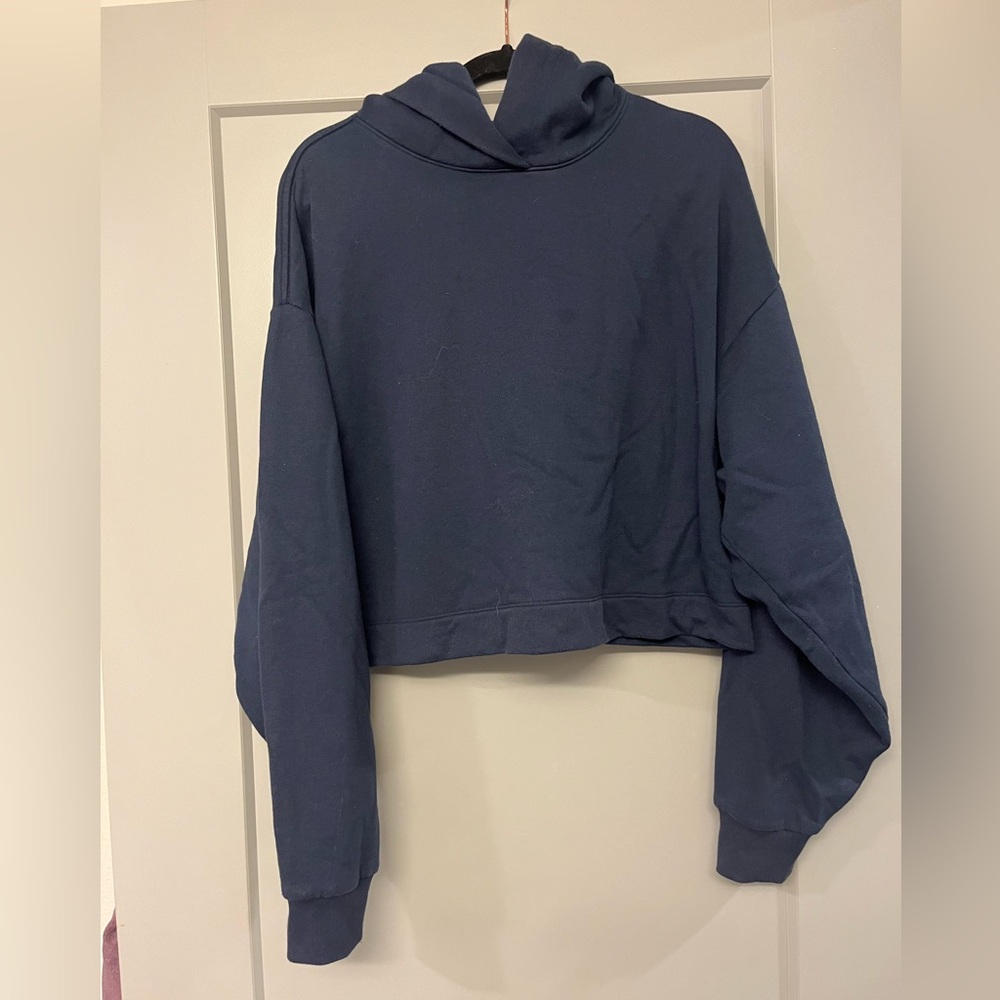 ALO Yoga Navy Cropped Sweatshirt